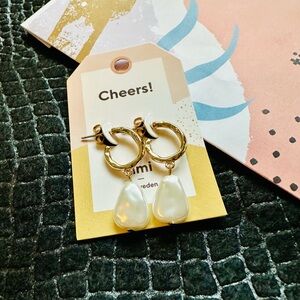 Fashion Gold and Pearl Drop Earrings